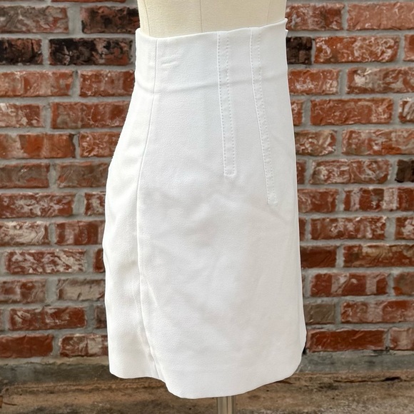 Zara white mini skirt / L / Excellent condition - Picture 4 of 11